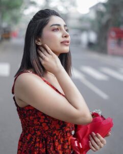 Ameya Mathew Instagram - ഗുഡ് ബൈ ടു സിംഗിൾ ലൈഫ്...😁
Finally it’s time to end കരിദിനാചാരണം in every 
Valentine's Day… 😌
And that's the end of my Single Life Era 😉😝, 
Dear Valentine_____________❤️🧿 ! (Surprise 🫣🤫🫢) 
. 
📸 @__.p.b.___ 🙌🏻
.
#happyvalentinesday #mylove #worththewait #happilycommitted #❤️