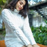 Ameya Mathew Instagram - 'വെള്ള'രിക്കാ പട്ടണം !😜😬🤍🕊️ . 📸 @robin_fotografia 💄 @akhilasmakeover_ 📍 @40.feet #picoftheday #peaceful Trivandrum, India