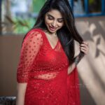 Ameya Mathew Instagram - ഈ ക്രിസ്തുമസ് നാളുകളിൽ എന്നെന്നും ഓർത്തുവയ്ക്കാൻ കഴിയുന്ന മനോഹരമായ നിമിഷങ്ങൾ നിങ്ങള്‍ക്കു ലഭിക്കട്ടെ, സന്തോഷവും ചിരിയും ജീവിതത്തില്‍ എന്നും നിറയട്ടെയെന്നും പ്രാർത്ഥിച്ചുകൊണ്ട് ഏവർക്കും എന്റെ ക്രിസ്തുമസ് ആശംസകൾ..!!! 🎄❤️🎅 📷 @pkp_photography___ Outfit @chakitha_designs @janki_remya MUA @soumyashyam_makeupartist 📍 @theshackbistroindia . . #merrychristmas #xmas #vibe #❤️ Kochi, India