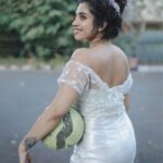 Ameya Mathew Instagram - ഡിസംബർ 18 മാര്യേജ്. ഡിസംബർ 18 വേൾഡ് കപ്പ്‌. എവിടെ പോകും🙄🤔🙇‍♀️… കല്യാണം ഒക്കെ പിന്നെ… Let's go for ‘Football’..!⚽⚽💥💥 ‘The Bride with the Football!’ 👰‍♀️⚽️ . . Concept n’ photography: @sachin_reeko Outfit: @chakitha_designs MUA : @akhilasmakeover_ Location : @plav_restaurant Special thanks to @upstrikearena @t.a.i.s.h.o.n n’ @_jomon_joseph_ . #bride #fifa #footballfever #⚽️ PLAV
