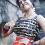 Ameya Mathew Instagram - ദളപതി ആട്ടത്തുക്ക് ഊരേ ആടുമേ... എന്നാലേ മുടിയാതാ...😉😌🫢💃🏻 . . Direction : @t.a.i.s.h.o.n Videography n’ Edit : @sachin_reeko Assisted by @_jomon_joseph_ Hair n’ Makeup : @soniyamakeoverstudio Costume : @jishnuandvishnu Ornaments : @magmatvm Location : @kalpadiyil . . #ranjithame #thalapathy #varisu #trending #danceislife KALPADIYIL