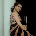 Ameya Mathew Instagram - ചിരിയോ ചിരി…!😌😁😬😂 . . Photography: @jk_jinu Outfit: @jishnuandvishnu MUA : @richuvivek Assisted by : @asprins.of.insta @anandhu__subhash . #traditional #sari Trivandrum, India