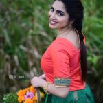 Ameya Mathew Instagram - നന്മയുടെയും സന്തോഷത്തിന്റെയും ഐശ്വര്യത്തിന്റെയും വരവറിയിച്ചുകൊണ്ട് മറ്റൊരു ഓണക്കാലംകൂടി വരവായി. ഏവർക്കും എന്റെ ഉത്രാടദിനാശംസകൾ .🌼✨️💫😍 . . Photography : @jk_jinu 📸 Costume : @devanshi_designer_boutique 👗 Makeup : @soniyamakeoverstudio 💄 Jewellery @magmatvm Event Support Team : @bluewings_event ✨ #uthradam #onamvibes #🌼 Trivandrum, India