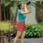 Ameya Mathew Instagram - മഹേഷേ… ഫോട്ടോഗ്രഫി പഠിപ്പിക്കാൻ പറ്റില്ല… പഠിക്കാൻ പറ്റും…😌🤭📷🎥 . . Behind the lens : @hkcreationsdxb Associate Camera : @gokul.mindstories @rohith_alappattu_5 #picoftheday📷 #throughthelens #beautifulmoments #click Kochi, India