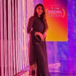 Ameya Mathew Instagram - അവാർഡ് ഒന്നും കിട്ടീലാ… പകരം ഒരു കലക്കൻ ഫോട്ടോ കിട്ടി... ഫോട്ടം പിടിച്ച മച്ചാനേ @callmeshazzam റൊമ്പ നൻഡ്രി !🙏😌😍❤️ . . 👗 @mayziyada_designs @mayzaideh_khalid 😘 💄 @soniyamakeoverstudio 😘 Le Méridien Kochi