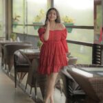 Ameya Mathew Instagram - നമുക്കെല്ലാവർക്കും കാണും 5 മിനിറ്റിൽ വരാം എന്ന് പറഞ്ഞു കട്ടപോസ്റ്റ്‌ തരുന്നൊരു ചങ്ക്…!🕙🕐🤷‍♀️🛌🫤😵‍💫🥴 Feeling പോസ്റ്റ്‌ ആയിട്ടിരുന്നാലും പോസ് വിടില്ല…🙊😌😝😅😬@parakkatnatureresortmunnar 📸 @amal.nef 👗 @vihadesign 😘 . . #traveldiaries #munnar #happiness Parakkat Nature Resorts Munnar