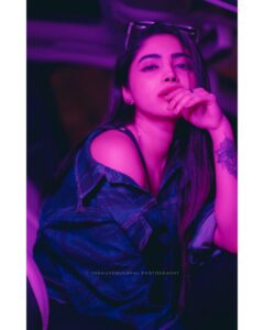 Ameya Mathew Instagram - "അമേയ മാത്യു ഒരു അഹങ്കാരിയാണ് "... പിന്നിൽ ചിലർ അടക്കം പറയുന്നു... മറ്റുള്ളവർ പറയാൻ മടിക്കുന്ന ചില കാര്യങ്ങൾ തുറന്ന് പറയുന്നയാളുകളെ വിളിക്കുന്ന പേരാണ് അഹങ്കാരി എന്നതെങ്കിൽ... ഞാൻ അഹങ്കാരി തന്നെയാണ്…! 😌😁🫢
.
.
📸 @im_yadhuvenugopal 
📍 @foxhole.tcr