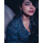Ameya Mathew Instagram - "അമേയ മാത്യു ഒരു അഹങ്കാരിയാണ് "... പിന്നിൽ ചിലർ അടക്കം പറയുന്നു... മറ്റുള്ളവർ പറയാൻ മടിക്കുന്ന ചില കാര്യങ്ങൾ തുറന്ന് പറയുന്നയാളുകളെ വിളിക്കുന്ന പേരാണ് അഹങ്കാരി എന്നതെങ്കിൽ... ഞാൻ അഹങ്കാരി തന്നെയാണ്…! 😌😁🫢 . . 📸 @im_yadhuvenugopal 📍 @foxhole.tcr Foxhole Tcr