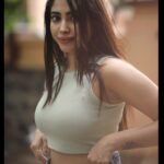 Ameya Mathew Instagram - പുതിയ നഗരത്തിൽ പുതിയ തുടക്കങ്ങൾ…പുതിയ ആളുകൾക്കിടയിൽ പുതിയ യാത്രകൾ... പഴയ വേഷത്തിൽ ഞാൻ…!😌💫😁🥳 . . Captured by @sat_narain 🤩 Special thanks to @arunprajeethm 🤩. Always grateful !💫 #chennai #exploringthestreets Chennai, India