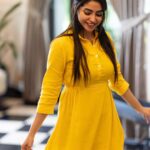 Ameya Mathew Instagram - സ്കൂൾ കാലഘട്ടത്തിലെ എല്ലാം മാറിമറിഞ്ഞാലും ചിലതെല്ലാം മാറ്റമില്ലാതെ നിലനിൽക്കും... പുസ്തകം എടുത്താൽ ഉറക്കം വന്നിരുന്നപോലെ...! 😴📚😌🙊🫣👀😝😂🐥💛 📸 @sanu_mohammed 🤩🙌🏻 @callmeshazzam 😍🥳 Shot on Canon R6 . . #picoftheday #❤️ Fort Kochi