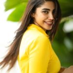 Ameya Mathew Instagram - സ്കൂൾ കാലഘട്ടത്തിലെ എല്ലാം മാറിമറിഞ്ഞാലും ചിലതെല്ലാം മാറ്റമില്ലാതെ നിലനിൽക്കും... പുസ്തകം എടുത്താൽ ഉറക്കം വന്നിരുന്നപോലെ...! 😴📚😌🙊🫣👀😝😂🐥💛 📸 @sanu_mohammed 🤩🙌🏻 @callmeshazzam 😍🥳 Shot on Canon R6 . . #picoftheday #❤️ Fort Kochi