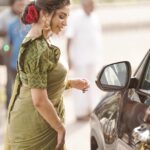 Ameya Mathew Instagram - ആദ്യം S-Presso വന്നു… പിന്നെ Polo GT വന്നു… ഇപ്പോൾ ദാ ഇവനും… പുതിയ ചങ്ങായി ‘KIA SONET’. 🤩 ആരായിരിക്കും അടുത്തത് ?? കുറ്റപ്പെടുത്തുന്നവരും വിമർശിക്കുന്നവരും ആ പണി ചെയ്യട്ടെ... നമ്മൾ മുന്നേറി പൊയ്ക്കോണ്ടേയിരിക്കുക. പോകാനേറെ ദൂരമുണ്ടിനിയും…🚗💨💥🥳 For the ardent vehicle lover in me, and to more journeys forward. By the grace and blessings from Almighty, I've switched to my third ride- Kia Sonet.🖤 @kiamotorindia . . #newride #kia #milestogo #travelcompanion Outfit @jishnuandvishnu 💄 @touchedbyreshma 📸 @aswin.ajayakumar_ NCS KIA Trivandrum