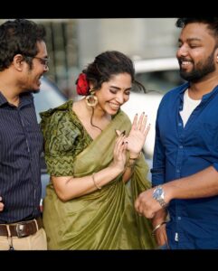 Ameya Mathew Instagram - ആദ്യം S-Presso വന്നു… പിന്നെ Polo GT വന്നു… ഇപ്പോൾ ദാ ഇവനും… പുതിയ ചങ്ങായി ‘KIA SONET’. 🤩
ആരായിരിക്കും അടുത്തത് ?? 
കുറ്റപ്പെടുത്തുന്നവരും വിമർശിക്കുന്നവരും ആ പണി ചെയ്യട്ടെ... നമ്മൾ മുന്നേറി പൊയ്ക്കോണ്ടേയിരിക്കുക. 
പോകാനേറെ ദൂരമുണ്ടിനിയും…🚗💨💥🥳

For the ardent vehicle lover in me, and to more journeys forward. By the grace and blessings from Almighty, I've switched to my third ride- Kia Sonet.🖤 @kiamotorindia 
.
.
#newride #kia #milestogo #travelcompanion 
Outfit @jishnuandvishnu 
💄 @touchedbyreshma 
📸 @aswin.ajayakumar_