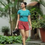 Ameya Mathew Instagram - മഹേഷേ… ഫോട്ടോഗ്രഫി പഠിപ്പിക്കാൻ പറ്റില്ല… പഠിക്കാൻ പറ്റും…😌🤭📷🎥 . . Behind the lens : @hkcreationsdxb Associate Camera : @gokul.mindstories @rohith_alappattu_5 #picoftheday📷 #throughthelens #beautifulmoments #click Kochi, India