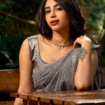 Ameya Mathew Instagram - ജസ്റ്റ്‌ Silver Saree വൈബ്സ്...💫😌🤩 . 📸 @fotophactory_photography 💄 @soniyamakeoverstudio 🥻 @label_swasti #reelitfeelit #sarinotsorry #bts #❤️ Varkala