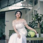 Ameya Mathew Instagram - Marriage, my foot! ball😌✨ Keeping everything aside for the World Cup Final.! ⚽ . On screen - @ameyamathew . Concept n’ photography: @sachin_reeko Cam asso. - @_jomon_joseph_ Outfit: @chakitha_designs MUA : @akhilasmakeover_ Location : @plav_restaurant Special thanks to @upstrikearena @t.a.i.s.h.o.n