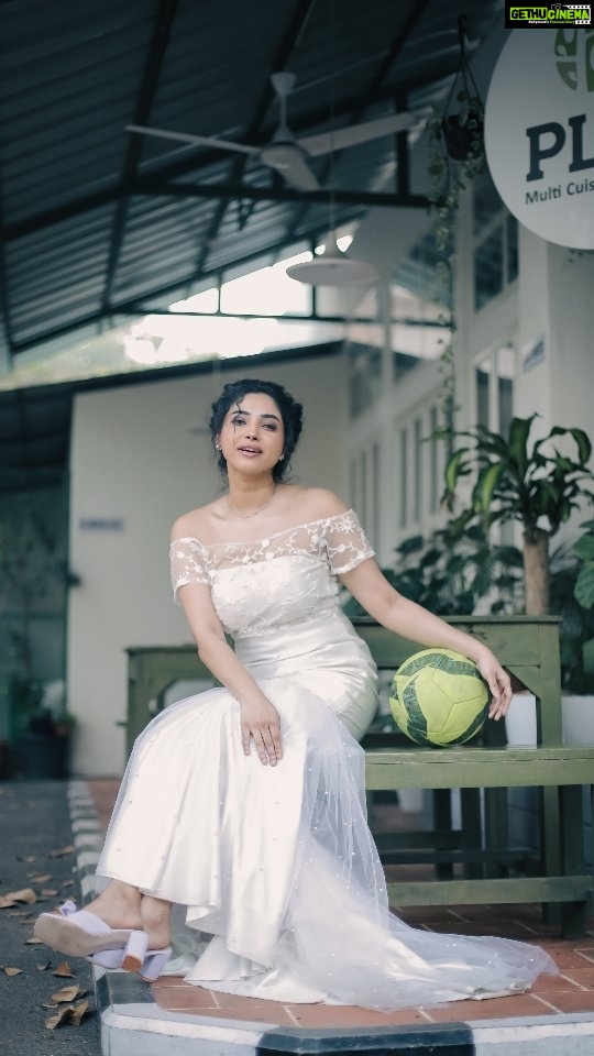 Ameya Mathew Instagram - Marriage, my foot! ball😌✨ Keeping everything aside for the World Cup Final.! ⚽ . On screen - @ameyamathew . Concept n’ photography: @sachin_reeko Cam asso. - @_jomon_joseph_ Outfit: @chakitha_designs MUA : @akhilasmakeover_ Location : @plav_restaurant Special thanks to @upstrikearena @t.a.i.s.h.o.n