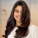 Ammu Abhirami Instagram - ✨CINNAMON BROWN ✨ . . . @abhirami_official . . DM FOR ENQUIRIES ❤️ . . ✨PLEASE FOLLOW THE PAGE FOR MORE UPDATES AND VIDEOS✨ . . ❤️Thank you❤️ #haircut #hairlove #ammuabhirami #vekkeyhair #haircolour #cinnamonbrownhair #vekkeystyle