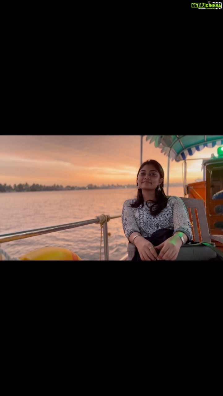 Ammu Abhirami Instagram - Last day of 2022 , a year that thought me self-confidence, self realisation, love, pain, hardwork, reality of life, lots of ups, lots of downs, how much wealth is of no use without good health/mental health!… Loads of unexpected things happened that am still processing and accepting… But one thing I always believe in is , Everything happens for a reason and that it’s only happening for our wellness ✨ Life goes on and make sure to live your precious life with full of love and openness to everything and anything… ♥️♥️♥️ 2023 I’m waiting for everything that you have in stock for me and Trust me I’m going to make every single day worth it🧿! ✨அன்பே சிவம்✨Om namah shivaya✨