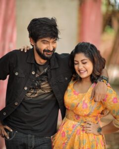 Ammu Abhirami Instagram - Everything about them🤍
Everything about this set🤍
Everything about this entire experience is just🥹🤌🏻🧿!
Little did I know this show would give me bonds that I would happily carry till eternity🥹🧿…
Forever thankful, grateful🤍
#omnamahshivaya ✨
Pc: Beautifully captured by @dhanush__photography ☺️.