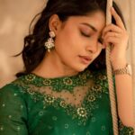Ammu Abhirami Instagram - ✨One day at a time✨ Outfit @nirali_design_house ♥️ Lens @camerasenthil Mua @makeup_by_kez Hair @banu_hairstylist_sareedrapist Jewellery @challani_jewellery Organized by @rrajeshananda