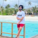 Ammy Virk Instagram - Life is beautiful ❤️❤️❤️… Peace ❤️❤️❤️… @sunsiyamresorts @sunsiyamiruveli One of the best resorts in maldives ❤️… n u can contact with @pickyourtrail for your trip to maldives or anywhere else as well… bless u all sajjno ❤️