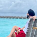 Ammy Virk Instagram - Life is beautiful ❤️❤️❤️… Peace ❤️❤️❤️… @sunsiyamresorts @sunsiyamiruveli One of the best resorts in maldives ❤️… n u can contact with @pickyourtrail for your trip to maldives or anywhere else as well… bless u all sajjno ❤️