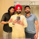 Ammy Virk Instagram - Wadde veer ❤️ @binnudhillons @dev_kharoud ❤️