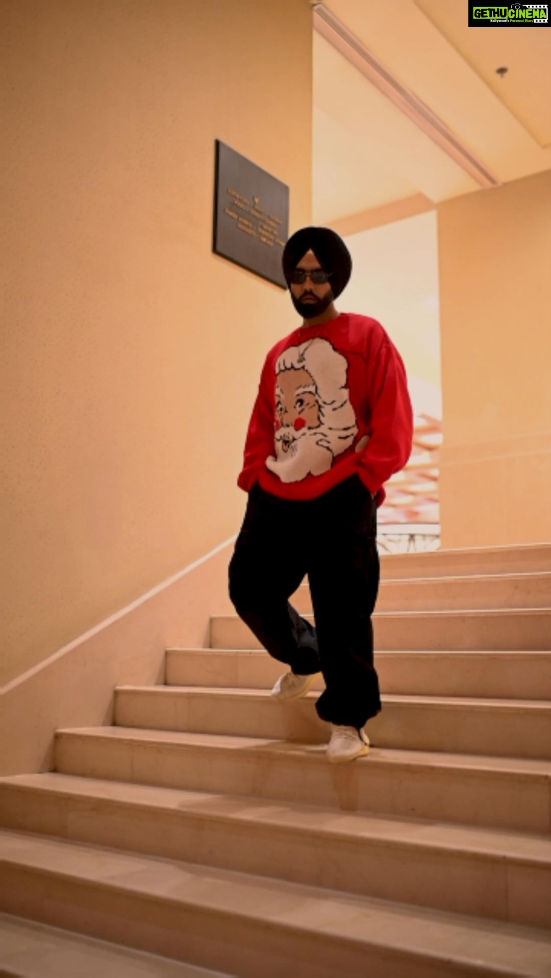 Ammy Virk Instagram - Busy getting paid trending all over ❤️