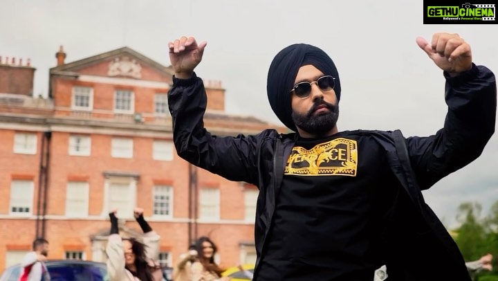Ammy Virk Instagram - Uk waaleyo get ready for my very FIRST tour… M coming in your cities… 30th sept UTILITA RENA BIRMINGHAM 8th oct OVO RENA WEMBLEY LONDON Tickets are out now ❤ @adh1 @1moviebox ❤