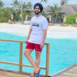 Ammy Virk Instagram - Life is beautiful ❤️❤️❤️… Peace ❤️❤️❤️… @sunsiyamresorts @sunsiyamiruveli One of the best resorts in maldives ❤️… n u can contact with @pickyourtrail for your trip to maldives or anywhere else as well… bless u all sajjno ❤️