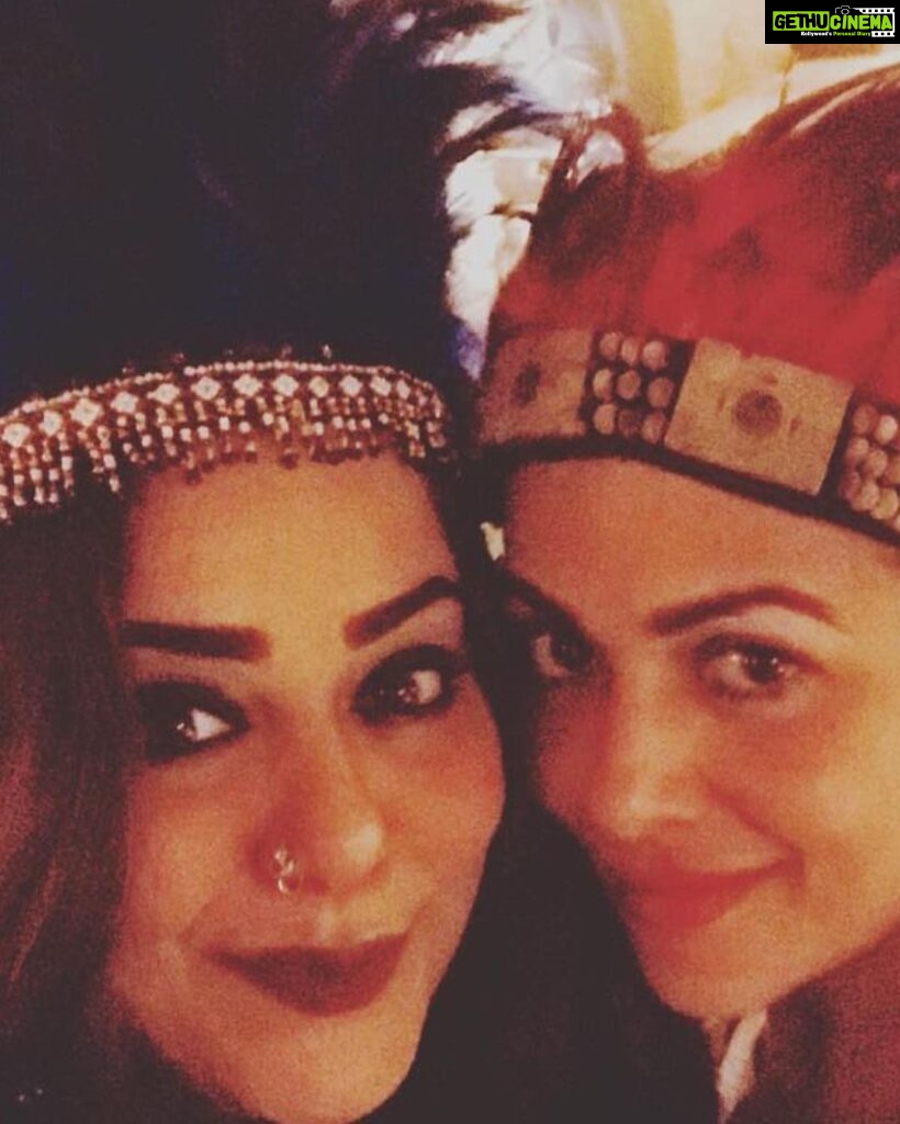 Amrita Arora Instagram - Friends are family we choose ! Happy birthday our crazy MESSSs 🤩❤ Love you @mallika_bhat