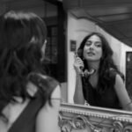 Amrita Rao Instagram – TAKE BE BACK TO WHITE AND BLACK …I BELONGED THERE ❤️

#reelsvideo #reels #trendingreels #retro #blackandwhite