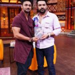Amrita Rao Instagram – Catch tonight at 9.30 as we Celebrate #Radio on #TV 🥳🎙️ its the Kapil Sharma Show on SONY TV !
@rjnaved @anuraagpandey_rj @mymalishka @jeeturaaj_fanpage @kapilsharma @sonytvofficial #tkss #kapilsharma
Styled by @mrignain