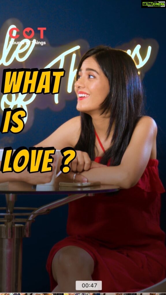 Amrita Rao Instagram - Aap Batao क्या है प्यार ? COMMENT ❤️ #reelsinstagram #love #couplegoals #amritarao #rjanmol #cot #coupleofthings