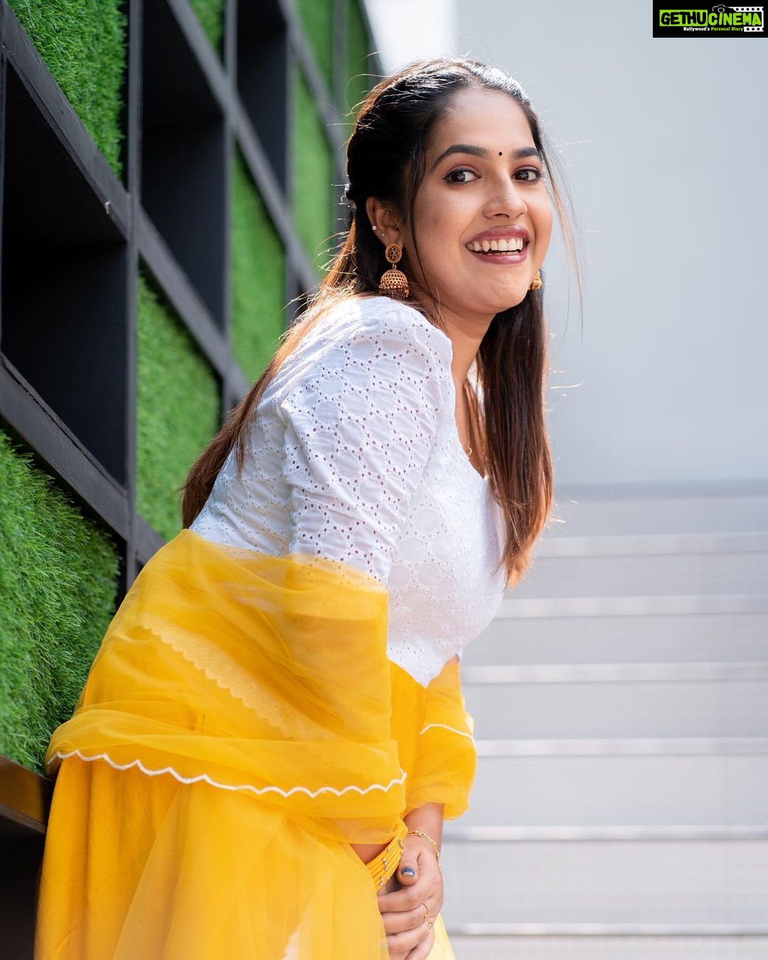 Amrutha Nair Instagram - 💛🥰 Outfit @udupp_by_devikaraju Location @blushingtone_by_veenavineeth MUA @blushingtone_by_veenavineeth Pic @vipinjkumar