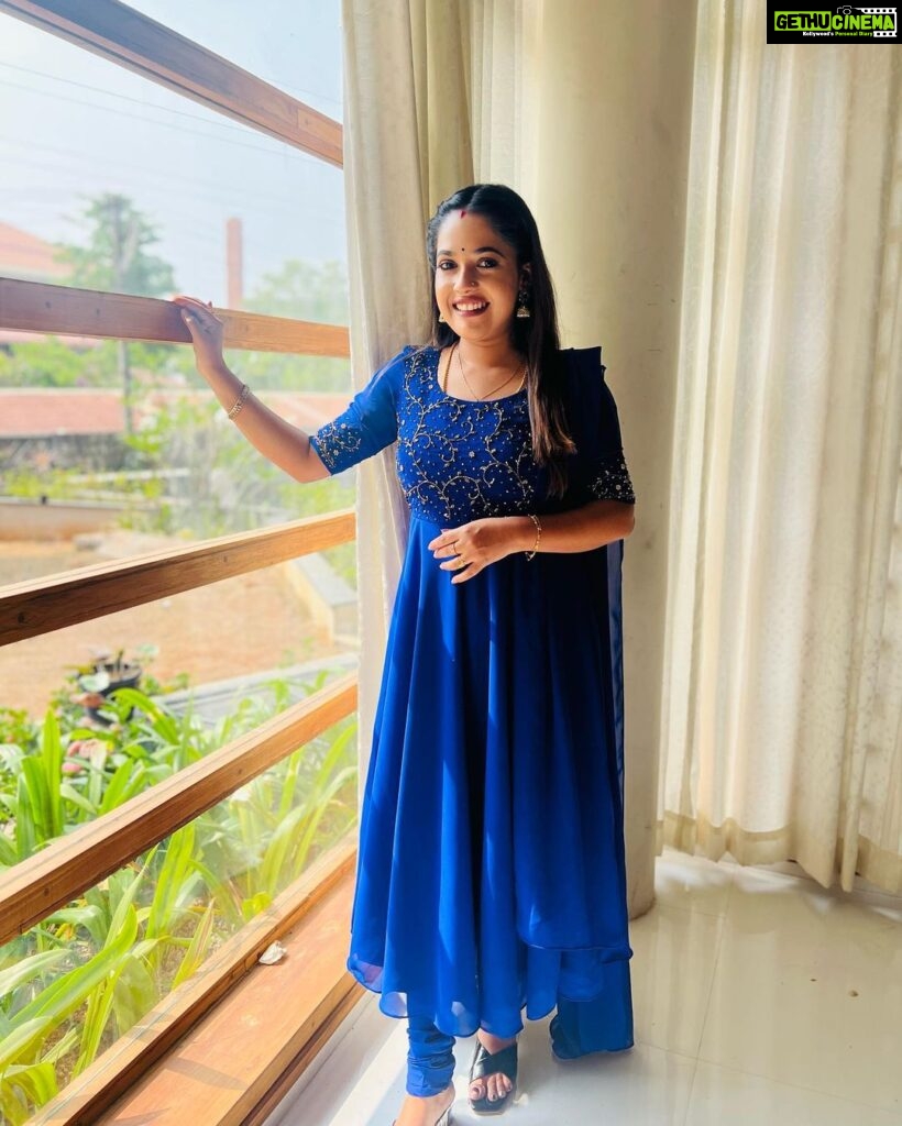 Amrutha Nair Instagram - 💙 Outfit @alank_ritaboutique
