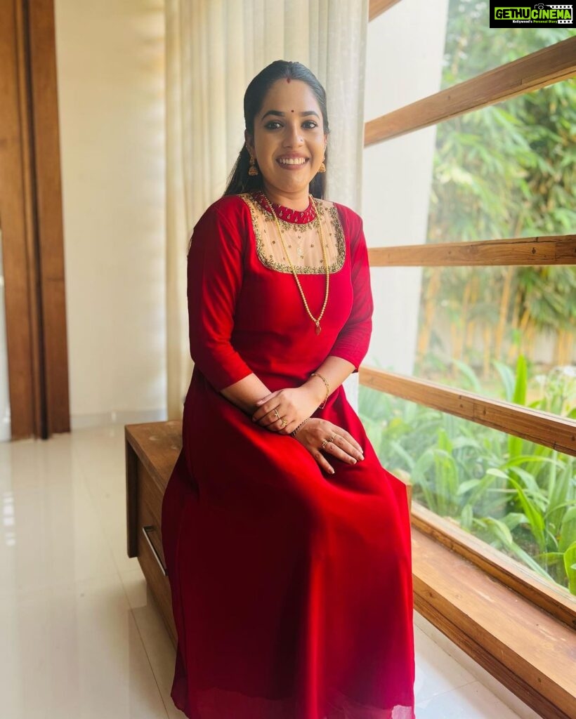 Amrutha Nair Instagram - “There is a shade of red for every woman." Outfit @meraki_designer_boutique Pic @__.rev_athi___ Sis😘 Trivandrum, India
