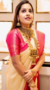 Amrutha Nair Instagram - ♥️
Saree @brand_nithara_ 
Ornaments @pothysswarnamahal