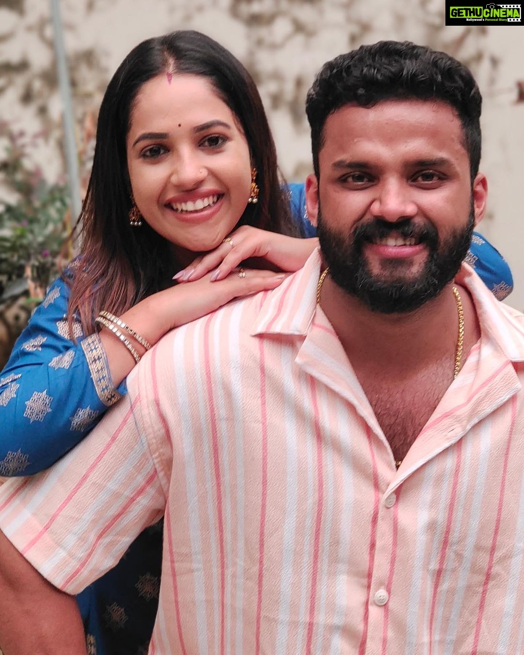 Amrutha Nair Instagram - Varun & Rekha 🦋 @_aju_thomas_ Geethagovindham location