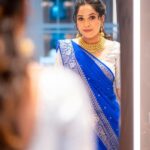 Amrutha Nair Instagram - Wearing beautiful jewellery makes every moment create 🦋♥️ @kalyanjewellers_official Jewellery @kalyanjewellers_official Saree @varnudais Blouse design @vybhadesignerstudio Pic @vipinjkumar MUA @blushingtone_by_veenavineeth Trivandrum, India