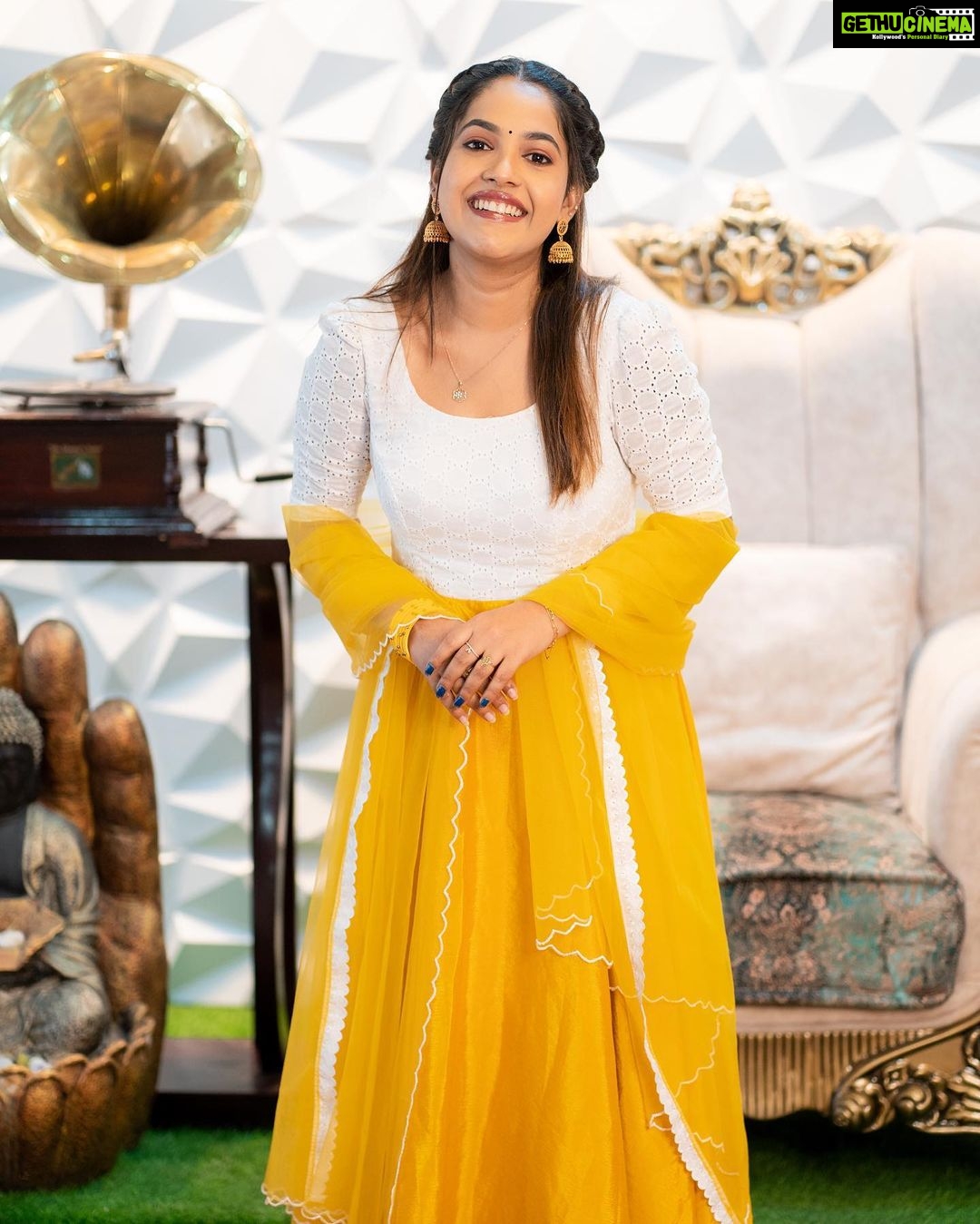 Amrutha Nair Instagram - 💛🥰 Outfit @udupp_by_devikaraju Location @blushingtone_by_veenavineeth MUA @blushingtone_by_veenavineeth Pic @vipinjkumar