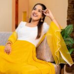Amrutha Nair Instagram – 💛💐

Attire @udupp_by_devikaraju 
Pic @vipinjkumar 
Location @blushingtone_by_veenavineeth 
MUA @blushingtone_by_veenavineeth 

#reelsinstagram #yellow #white #pic Trivandrum, India