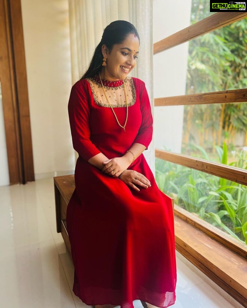Amrutha Nair Instagram - “There is a shade of red for every woman." Outfit @meraki_designer_boutique Pic @__.rev_athi___ Sis😘 Trivandrum, India