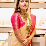 Amrutha Nair Instagram - ♥️ 📸 @vipinjkumar Jewellery @pothysswarnamahal Attire @brand_nithara_ Thiruvananthapuram, Kerala, India