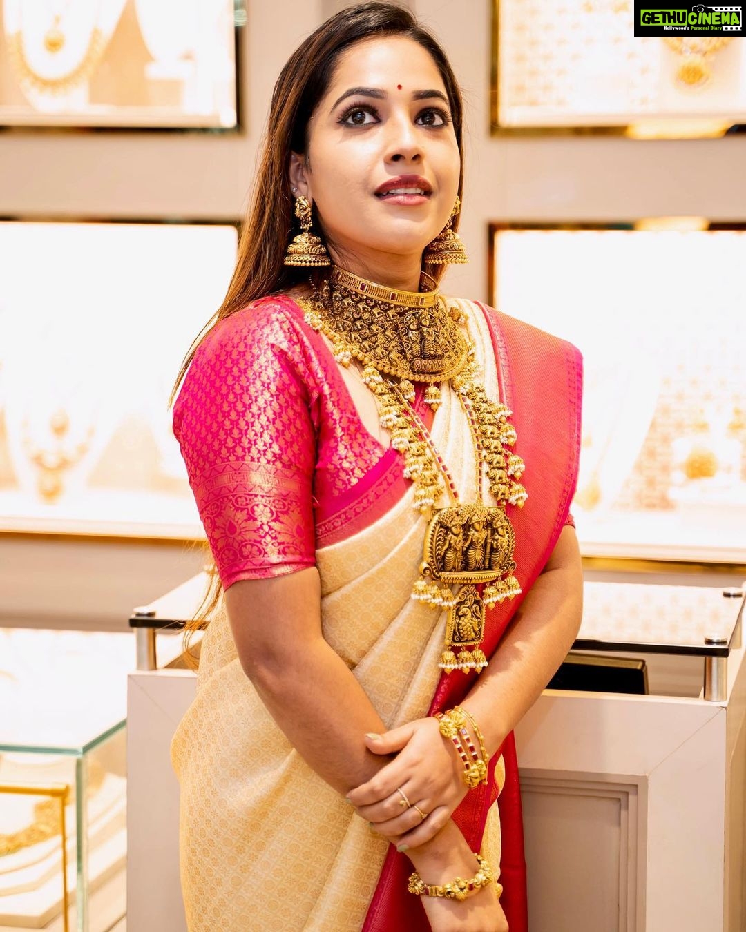 Amrutha Nair Instagram - ♥️ 📸 @vipinjkumar Jewellery @pothysswarnamahal Attire @brand_nithara_ Thiruvananthapuram, Kerala, India