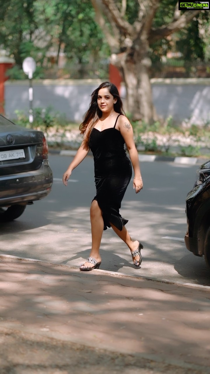 Amrutha Nair Instagram - 🖤🖤 Outfit @shoppers.budget #reel #reels #reelsinstagram #instagram #reelitfeelit #trending #love #viral #explore #instagood #explorepage #follow #r #reelkarofeelkaro #tiktok #el #like #india #photography #instadaily #reelsvideo #followforfollowback #foryou #fashion #instagramreels #likeforlikes #memes #reelsindia #video #music