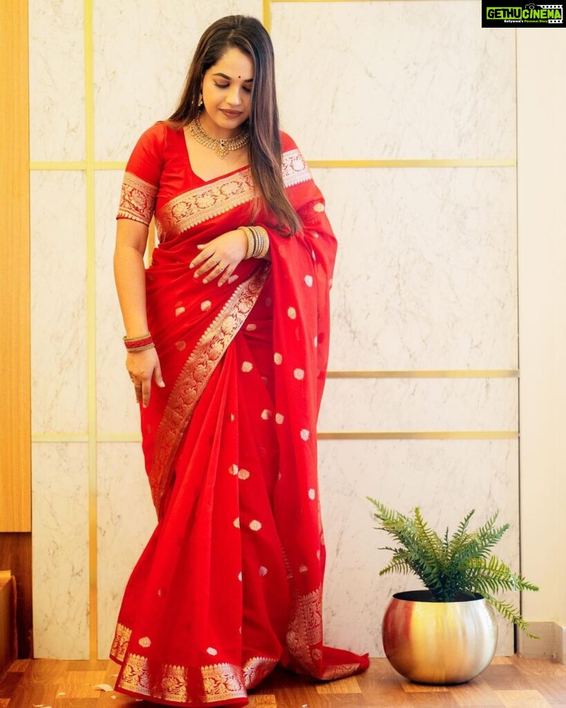 Amrutha Nair Instagram - ♥️ Attire @varnudais #instagram #selflove #model #saree #trendingreels #trending #tamil