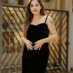 Amrutha Nair Instagram - 🖤 Outfit @shoppers.budget MUA @roshnistvm