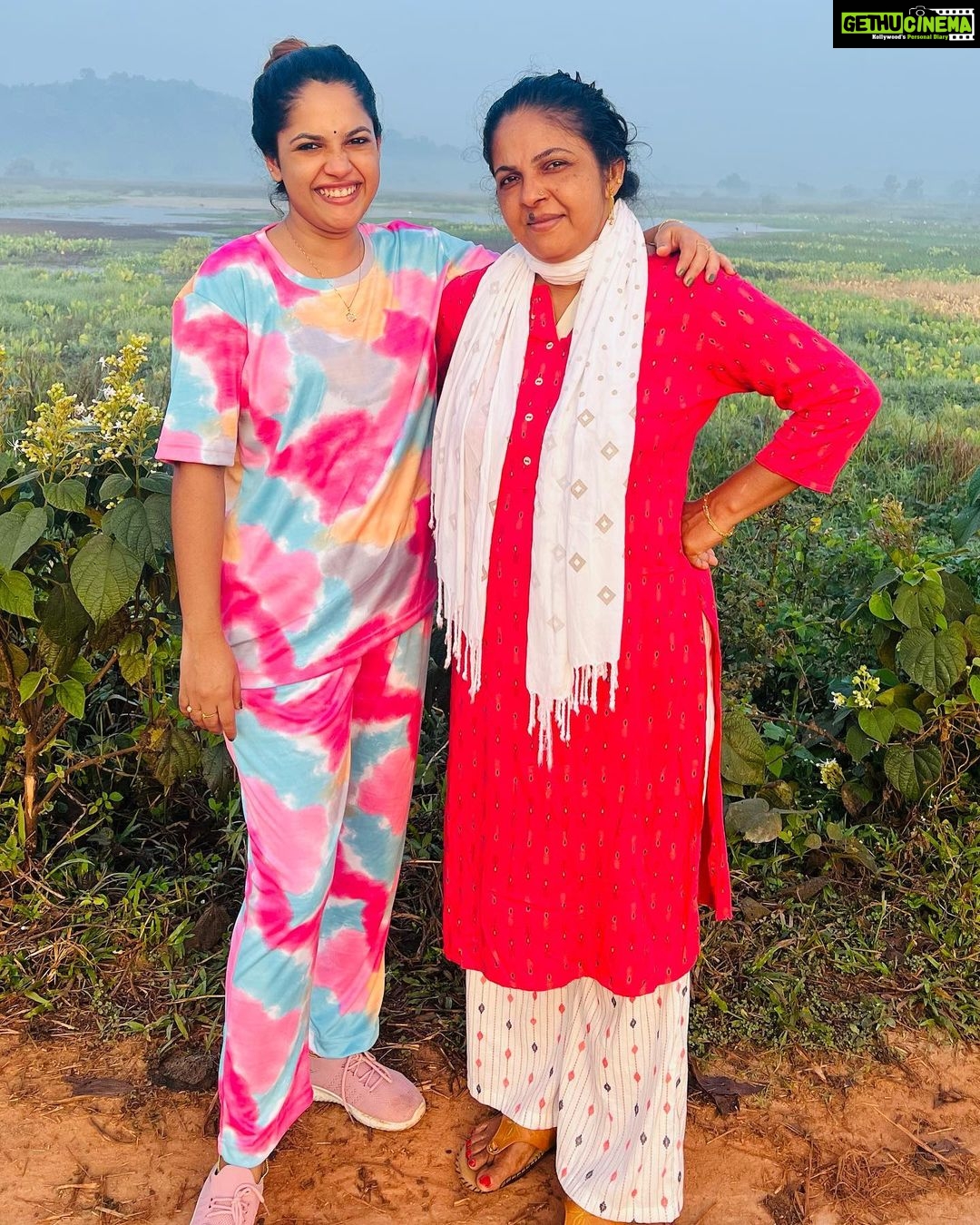 Amrutha Nair Instagram - Mummy’s attitude 🫣♥️ @ambily__nair Ma outfit @preethi.shapewear.in Vellayani